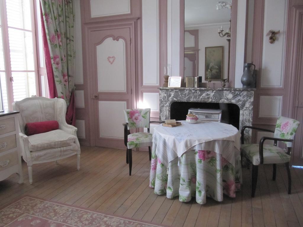 Le Chateau De Failloux Epinal Room photo